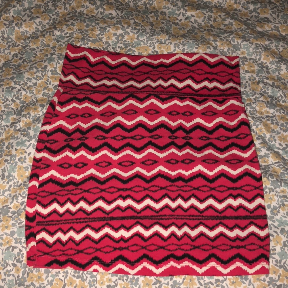 Printed zig zag skirt